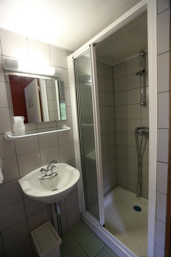 Gite-Hotel Le P'Tit Cham Le Mont-Dore Bagian luar foto
